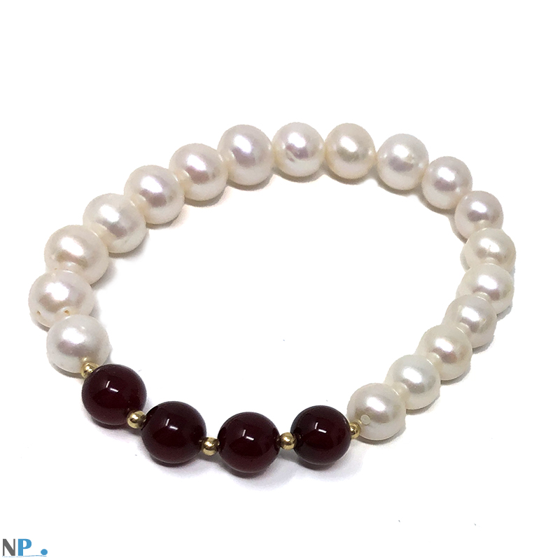 Bracciale con perle coltivate d'acqua dolce e 4 pietre di giada rossa